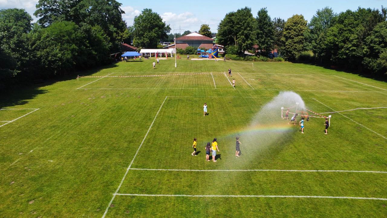 Kindervogelschießen Schülp 2026 – Abkühlung auf dem Sportplatz